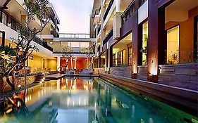 100 Sunset Hotel Bali